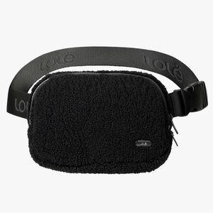 LOLË Sherpa Belt Bag
